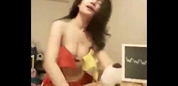  Cute Thai girl on cam